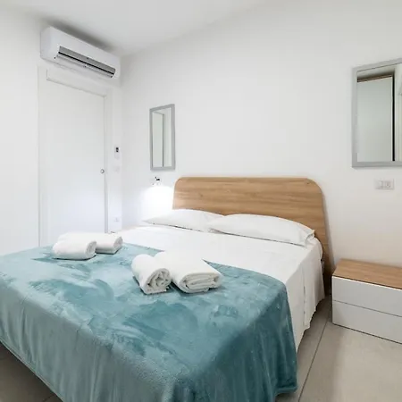 With Pool And Terrace 5 Min From Appartamento
