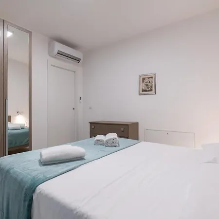 With Pool And Terrace 5 Min From Appartamento Caorle